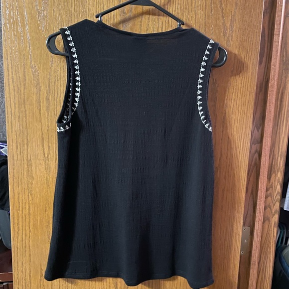 Womens Embroidered Tank, Size Medium - Picture 2 of 4